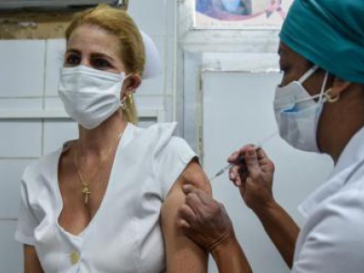 Nachdem Ende Oktober fast 100 Prozent der Bevölkerung mindestens eine Impfung erhielten, öffnete Kuba am 15. November wieder seine Grenzen für den Tourismus sowie die Schulen.Foto: Ariel Cecilio Lemus