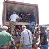 Ein Containerr mit Fahrrädern für unser Projekt in Guantánamo wird gepackt (31. Mai 2019)