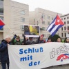 Schluss mit der US-Blockade! Kundgebung vor der US-Botschaft in Berlin.