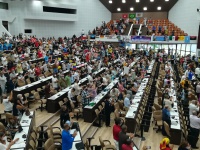 stehende Ovationen der mehr als 1.600 Delegierten nach der Rede von Díaz-Canel